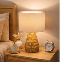 مصباح طاولة راتان بقاعدة منسوجة وشمعة قماشية