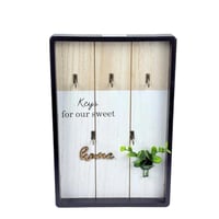 لوحة علاقة مفاتيح خشبية بتصميم زخرفي