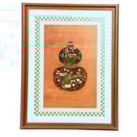 لوحة جدارية بإطار خشبي بنقوش نباتية