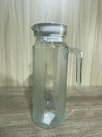 إبريق زجاجي أنيق