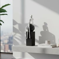 تحفة جليس القمر The Moon Seated