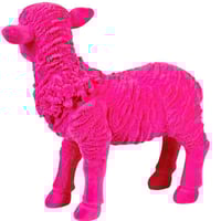 "تمثال خاروف ديكوري أنيق – لمسة وفاء تضيف دفء لديك...