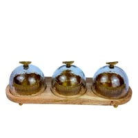 طقم تقديم مكسرات وتمور بثلاث حاويات بقاعدة خشبية و...