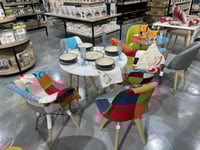 كرسي بتصميم مرقع عصري