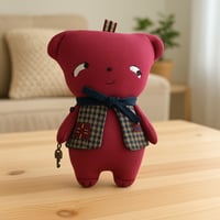 دمية قماشية محشوة بتصميم دب