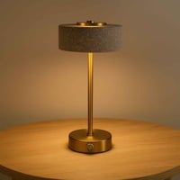 مصباح طاولة ذهبي بظل عصري