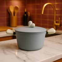 قدر جرانيت رمادي بمقابض على شكل قلب – 2.4 لتر