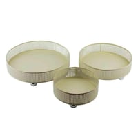 طقوم صواني دائرية أنيقة بلون بيج هادي، تجي بثلاث م...