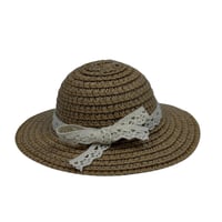 دمية قماشية أنتيك بفستان أزرق وقبعة قش