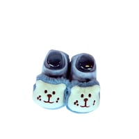 جوارب أطفال رضّع بشكل دب ناعم