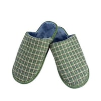 شبشب منزلي شتوي بنقشة مربعات خضراء