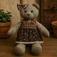 دب محشو قماشي أنتيك بفستان تراثي