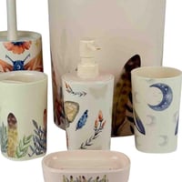 طقم إكسسوارات حمام بلاستيك بنقوش ريش وأزهار