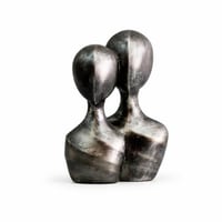 تمثال ديكوري تجريدي لشخصين متعانقين