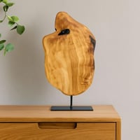 قطعة ديكور خشبية طبيعية بقاعدة حديد