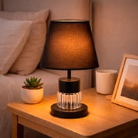 مصباح طاولة فاخر بقاعدة كريستال وتصميم عصري