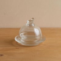 غطاء زجاجي شفاف مع قاعدة للتقديم