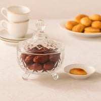 علبة زجاجية مزخرفة بغطاء