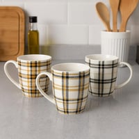 كوب سيراميك بنقشة مربعات كلاسيكية