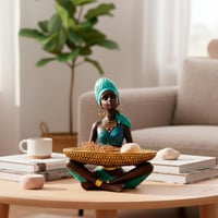 تمثال ديكوري افريقي مع صحن تقديم ذهبي