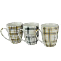 كوب سيراميك بنقشة مربعات كلاسيكية