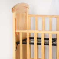 سرير أطفال بناموسية من الخشب والمعدن