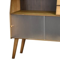 وحدة كوفي مودرن مع أدراج بأبواب زجاجية بني