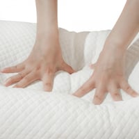 مخدة ترف بتقنية الميموري فوم