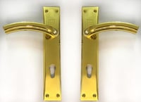 مسكة باب المنيوم