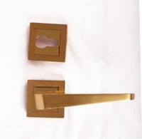 مسكة باب مفصول المنيوم