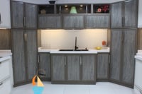 مطبخ المنيوم قطاع خاص مع درف كلادنج مع سطع رخام صن...