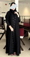 عباية انيقه باللون الأسود