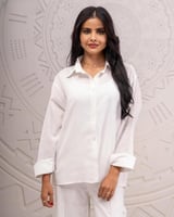 قميص كتان كم طويل]