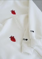 بلوفرات مع تطريز حسب الطلب