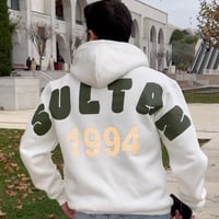 بلوفر بالاسم والتاريخ