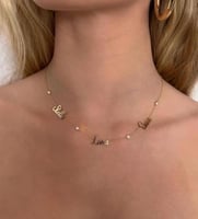 شوكر ثلاثه اسماء مطلي بالذهب