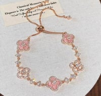 أسواره بريق الأناقة لمعصمك