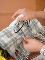 شال شتوي بالإسم