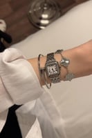 تنسيق ساعه مع اساور فاخرة