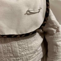 بروش انيق للاطفال بالاسم