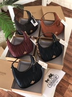 شنطة كوتش لمسة فخامة