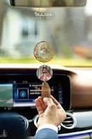 تعليقه سياره على شكل دائره مع الاسم والصوره والعود...