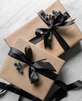 تغليف هدايا شريط اسود