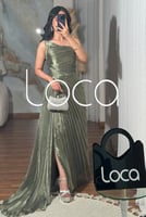 فستان زيتي سهرة طويل بكتف واحد وكسرات