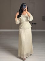 فستان سهرة طويل لون سكري دانتيل فاخر