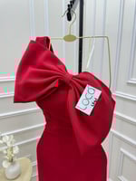 فستان احمر ناعم