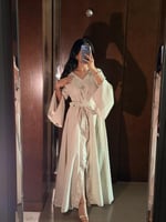 جلابيه ناعمه مع حزام على الخصر