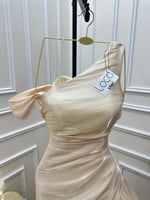 فستان ناعم سكري