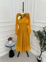 فستان ناعم كركمي