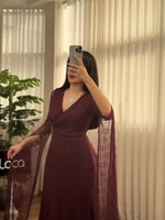 فستان ناعم دانتيل بتصميم وقصه تبرز جمال القوام